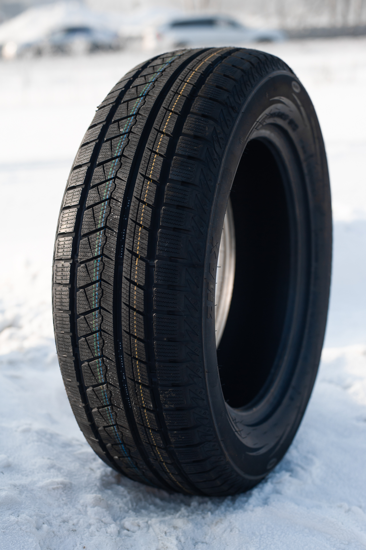 Шина ZMAX ICEPIONEER 868 245/65 R17 107S в Бийске